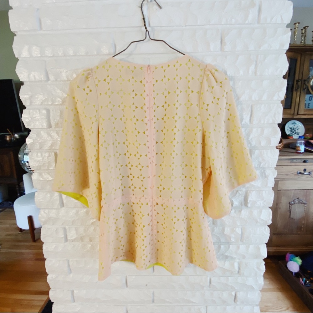 Elliatt Top - Picture 2 of 4